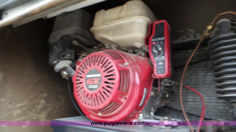 image for item J8391 2001 Chevrolet C6500 service truck with crane