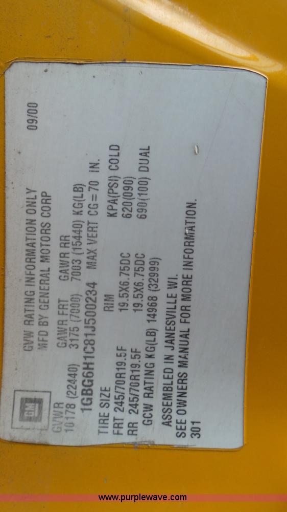 image for item J8391 2001 Chevrolet C6500 service truck with crane