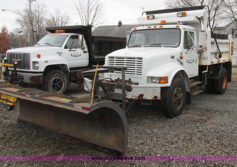 image for item K1253 1998 International 4700 dump truck