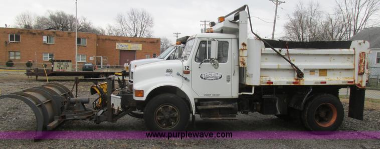 image for item K1253 1998 International 4700 dump truck