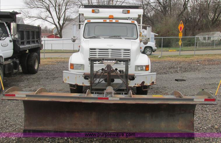 image for item K1253 1998 International 4700 dump truck