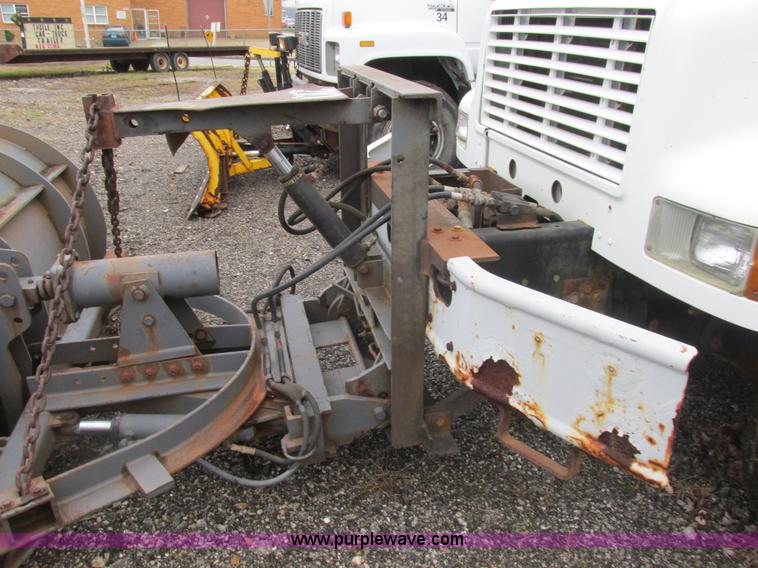 image for item K1253 1998 International 4700 dump truck