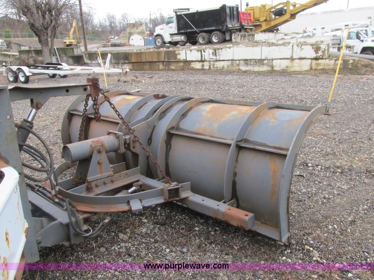 image for item K1253 1998 International 4700 dump truck