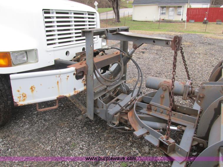 image for item K1253 1998 International 4700 dump truck