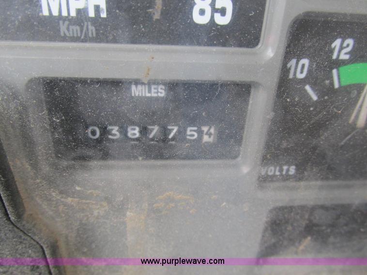 image for item K1253 1998 International 4700 dump truck