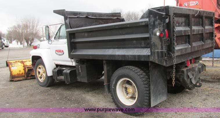 image for item K1255 1990 Ford F700 dump truck