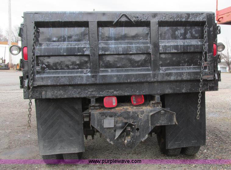 image for item K1255 1990 Ford F700 dump truck