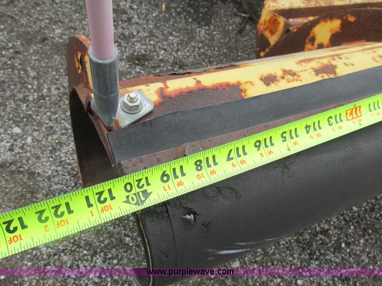 image for item K1255 1990 Ford F700 dump truck