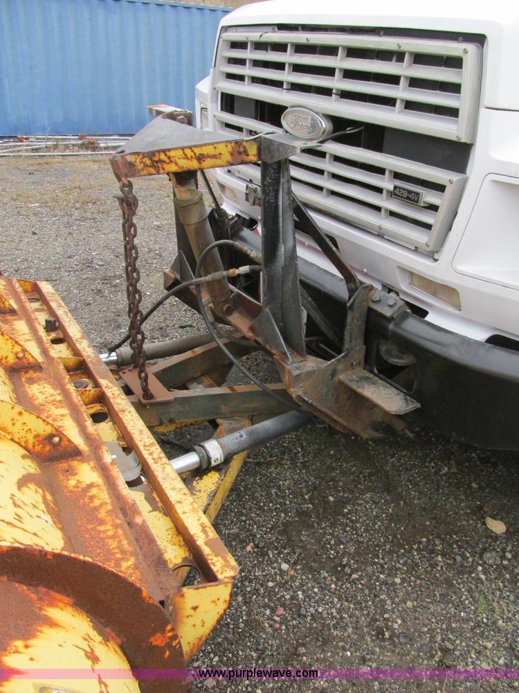 image for item K1255 1990 Ford F700 dump truck
