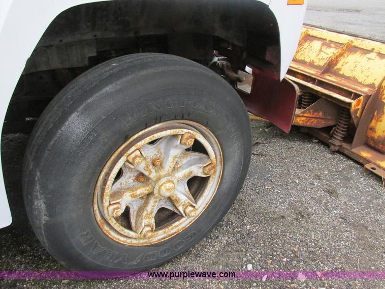 image for item K1255 1990 Ford F700 dump truck