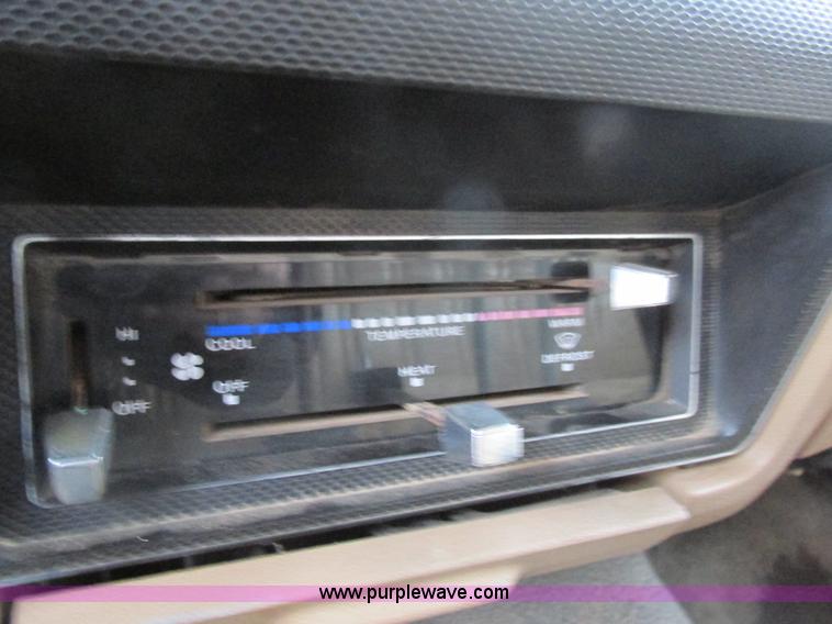 image for item K1255 1990 Ford F700 dump truck