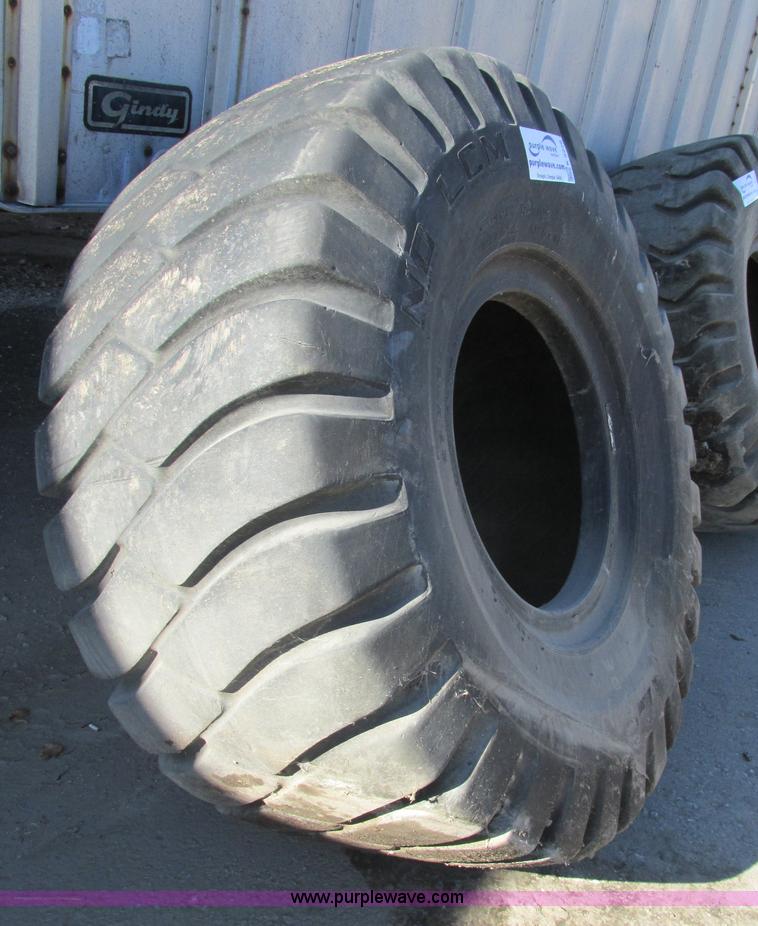 image for item K5226 26.5-25 LCM tire