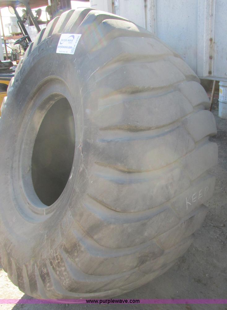 image for item K5226 26.5-25 LCM tire