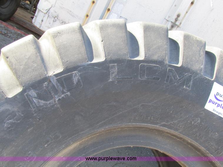 image for item K5226 26.5-25 LCM tire