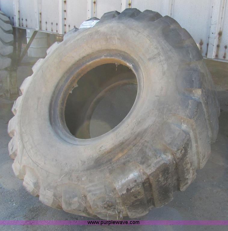 image for item K5228 Caterpillar 23.5-25 tire