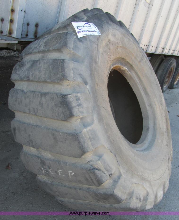 image for item K5228 Caterpillar 23.5-25 tire