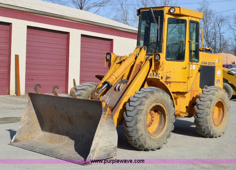 image for item K5364 1983 John Deere 444C wheel loader