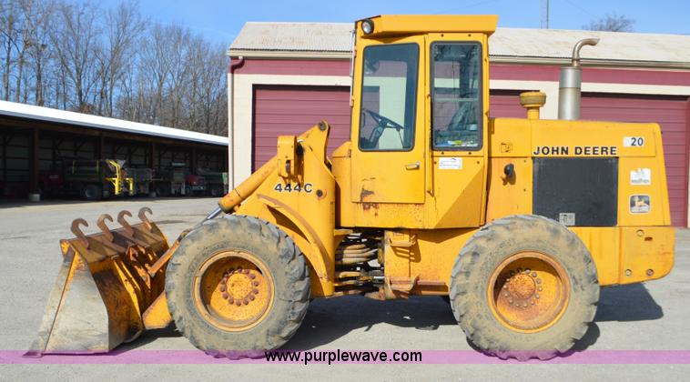 image for item K5364 1983 John Deere 444C wheel loader