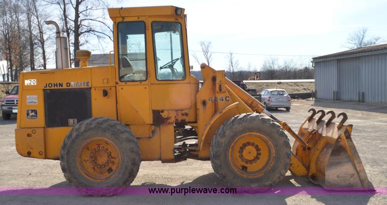 image for item K5364 1983 John Deere 444C wheel loader