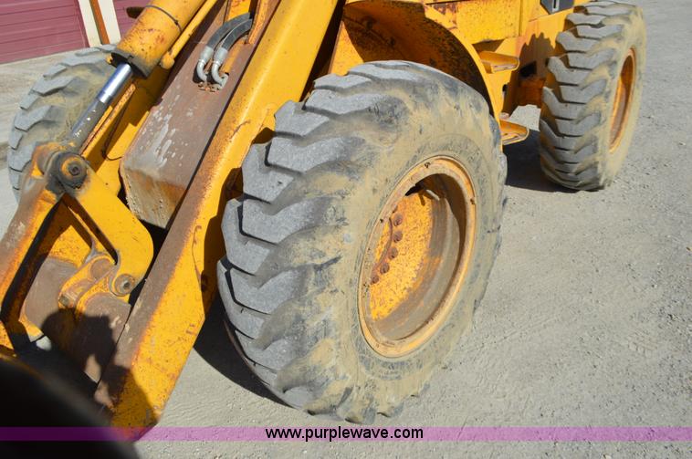 image for item K5364 1983 John Deere 444C wheel loader