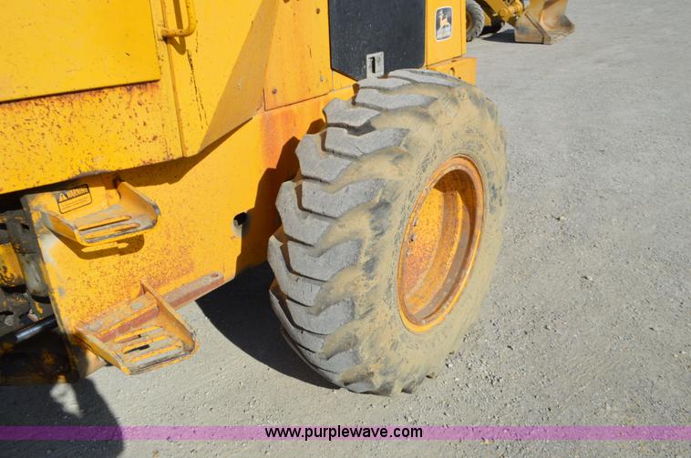 image for item K5364 1983 John Deere 444C wheel loader