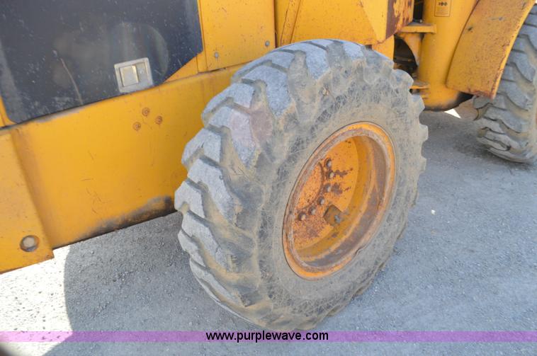 image for item K5364 1983 John Deere 444C wheel loader