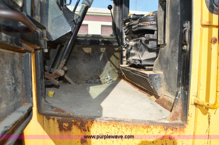 image for item K5364 1983 John Deere 444C wheel loader