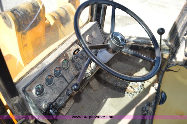 image for item K5364 1983 John Deere 444C wheel loader