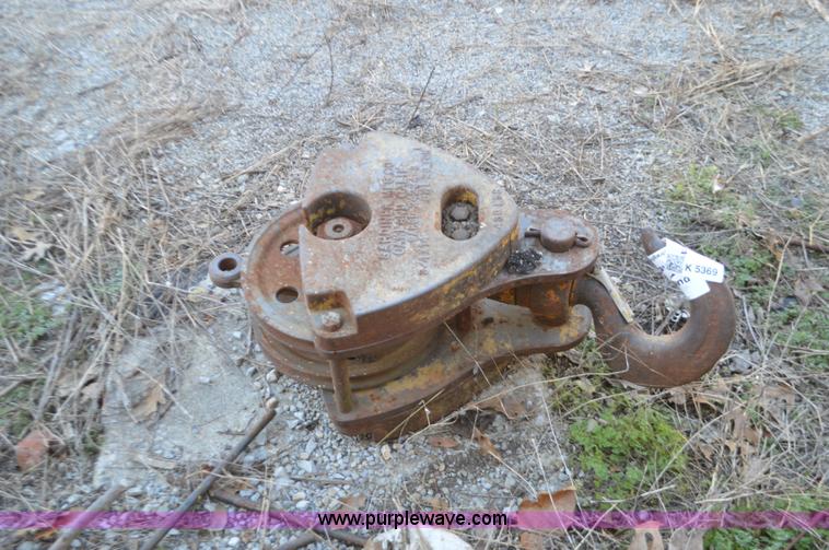 image for item K5369 Gardner two sheave load block