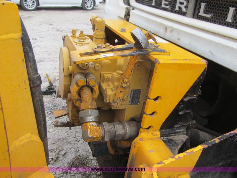 image for item L1976 2001 Sterling L7500 vacuum truck