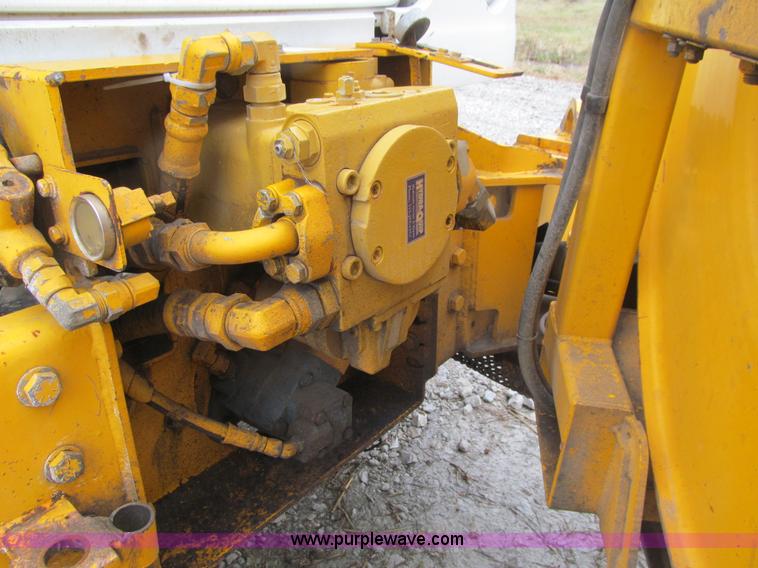 image for item L1976 2001 Sterling L7500 vacuum truck