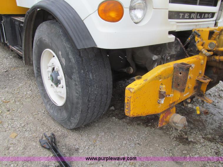 image for item L1976 2001 Sterling L7500 vacuum truck