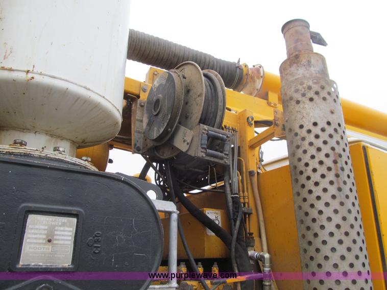 image for item L1976 2001 Sterling L7500 vacuum truck