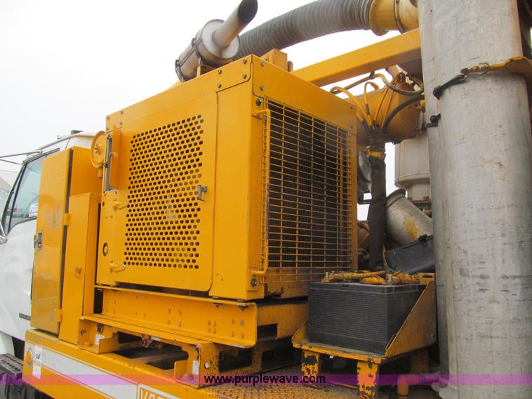 image for item L1976 2001 Sterling L7500 vacuum truck