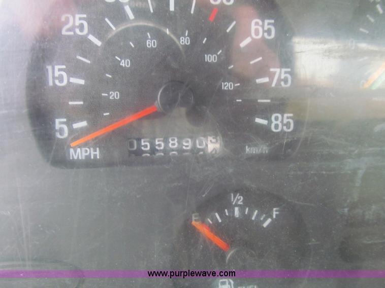 image for item L1976 2001 Sterling L7500 vacuum truck