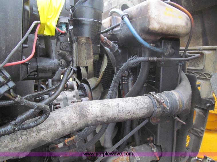 image for item L1976 2001 Sterling L7500 vacuum truck