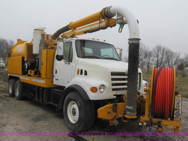 image for item L1976 2001 Sterling L7500 vacuum truck