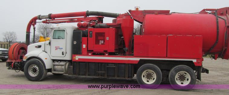 image for item L1977 2006 Peterbilt 335 vacuum truck
