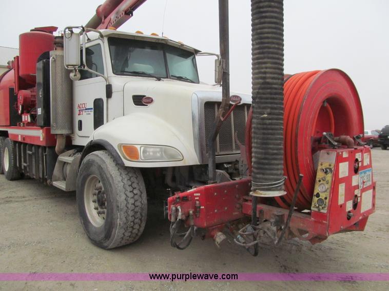 image for item L1977 2006 Peterbilt 335 vacuum truck