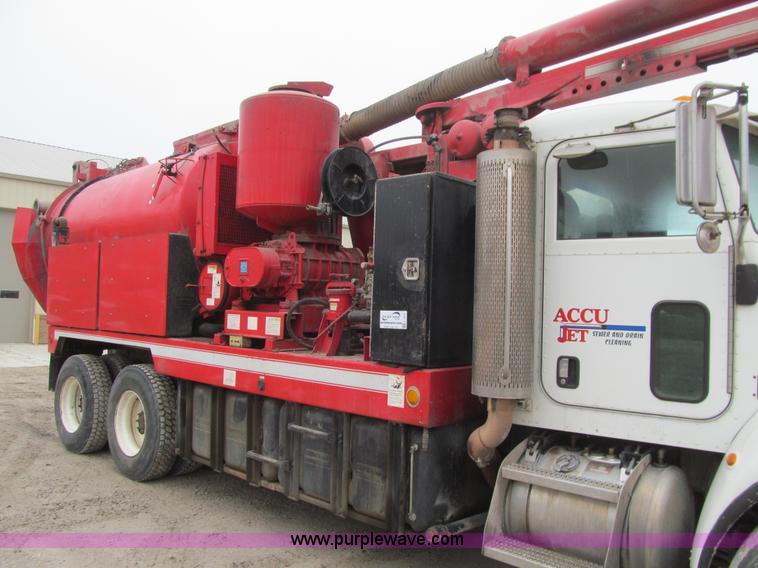 image for item L1977 2006 Peterbilt 335 vacuum truck