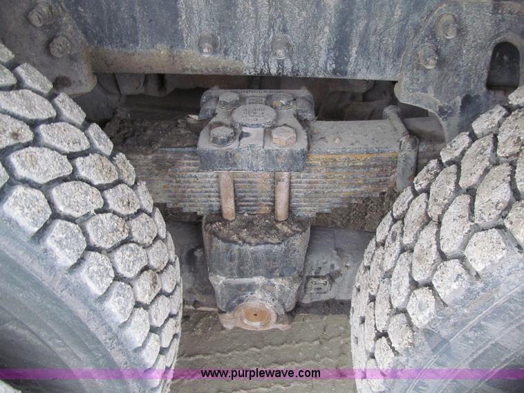 image for item L1977 2006 Peterbilt 335 vacuum truck