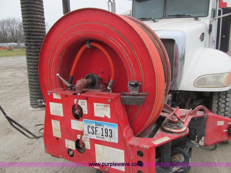 image for item L1977 2006 Peterbilt 335 vacuum truck