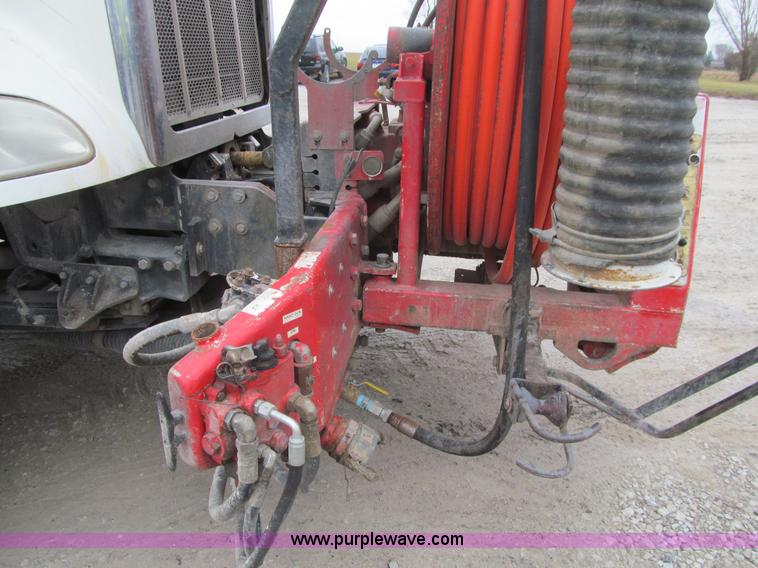 image for item L1977 2006 Peterbilt 335 vacuum truck