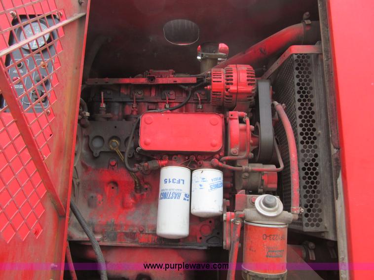 image for item L1977 2006 Peterbilt 335 vacuum truck