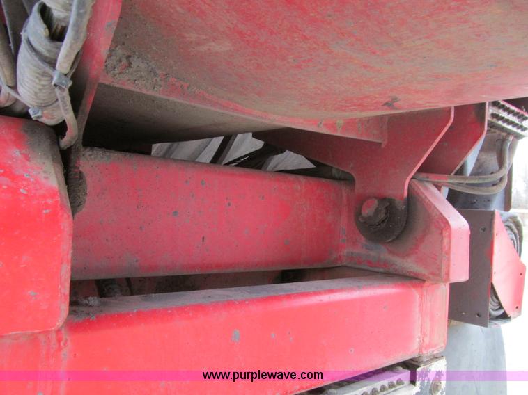 image for item L1977 2006 Peterbilt 335 vacuum truck