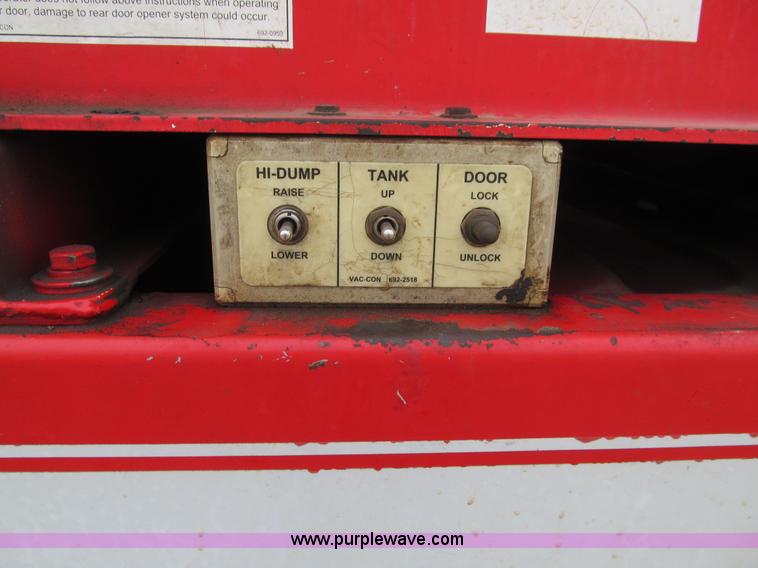 image for item L1977 2006 Peterbilt 335 vacuum truck