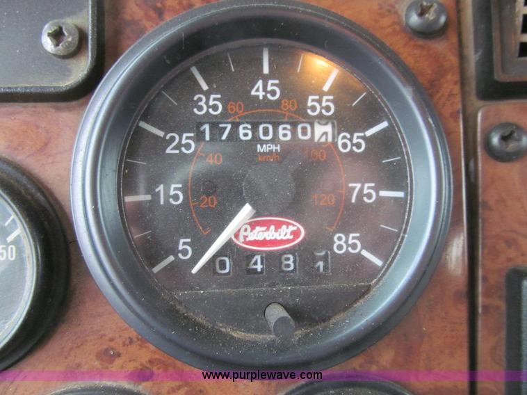 image for item L1977 2006 Peterbilt 335 vacuum truck