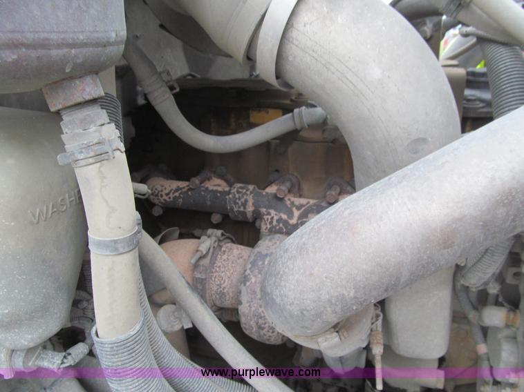 image for item L1977 2006 Peterbilt 335 vacuum truck