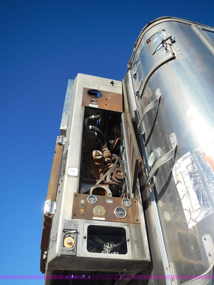 image for item L3607 1971 Great Dane 20TZL40 dry van trailer