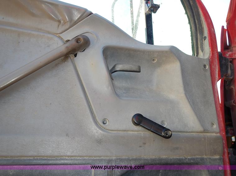 image for item L3609 1999 Sterling LT9500 semi truck